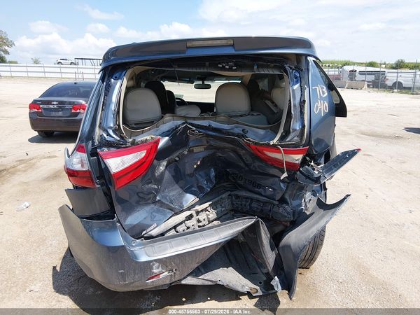 2015 TOYOTA SIENNA LE 8 PASSENGER