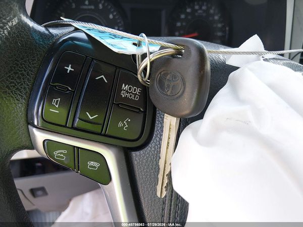 2015 TOYOTA SIENNA LE 8 PASSENGER