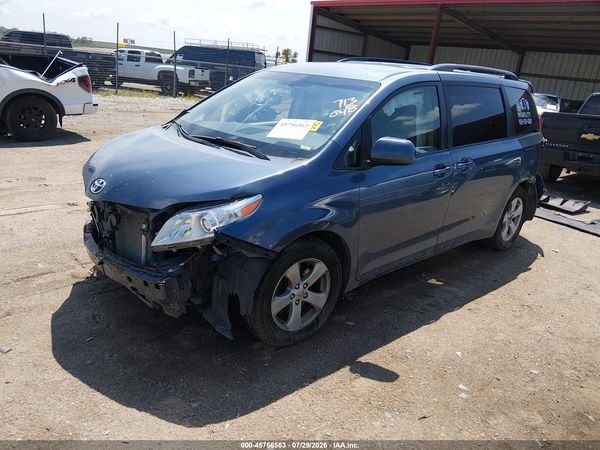 2015 TOYOTA SIENNA LE 8 PASSENGER
