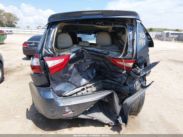 2015 TOYOTA SIENNA LE 8 PASSENGER