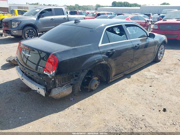 2019 CHRYSLER 300 TOURING — I4