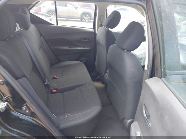 2023 NISSAN KICKS SV XTRONIC CVT — I8