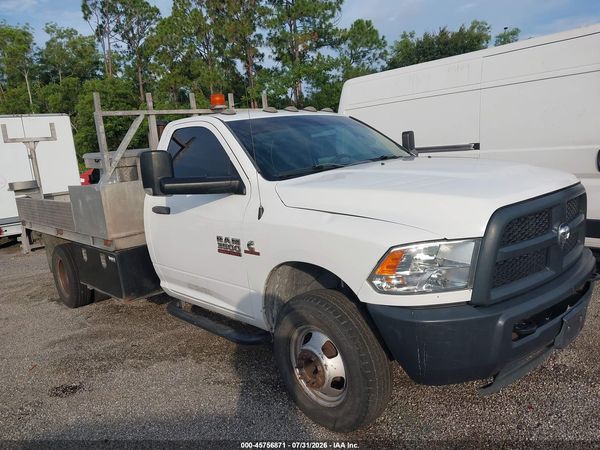 2018 RAM 3500 CHASSIS TRADESMAN/SLT