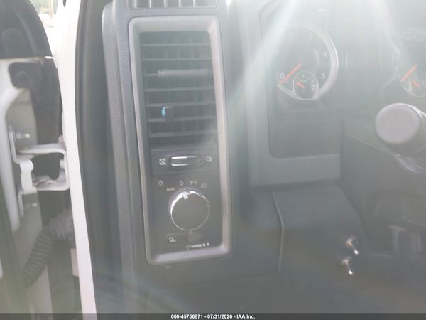 2018 RAM 3500 CHASSIS TRADESMAN/SLT