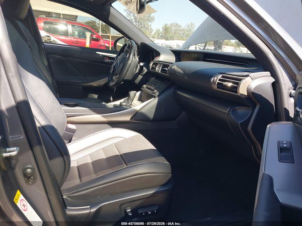 2016 LEXUS IS 200T