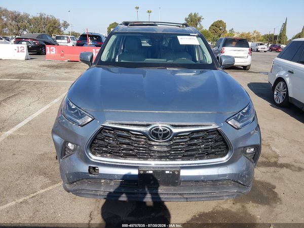 2022 TOYOTA HIGHLANDER LIMITED