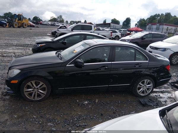 2013 MERCEDES-BENZ C 300 LUXURY 4MATIC