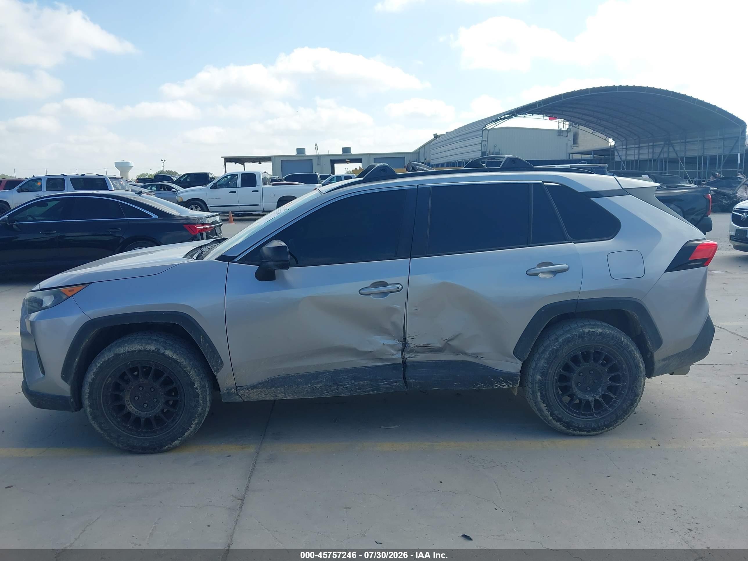 2019 TOYOTA RAV4 LE