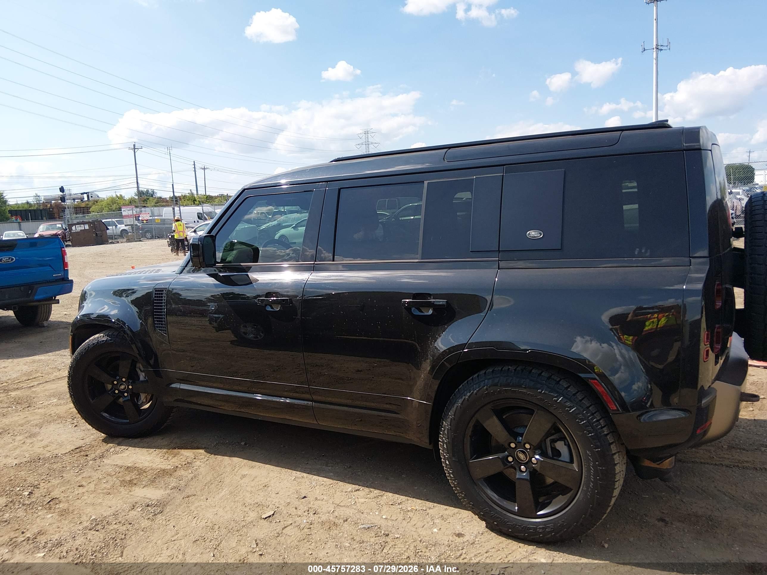 2022 LAND ROVER DEFENDER 110 X-DYNAMIC HSE