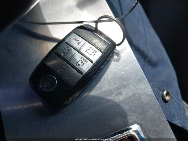 2017 KIA SEDONA LX
