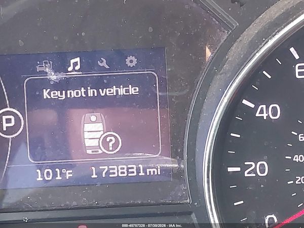2017 KIA SEDONA LX