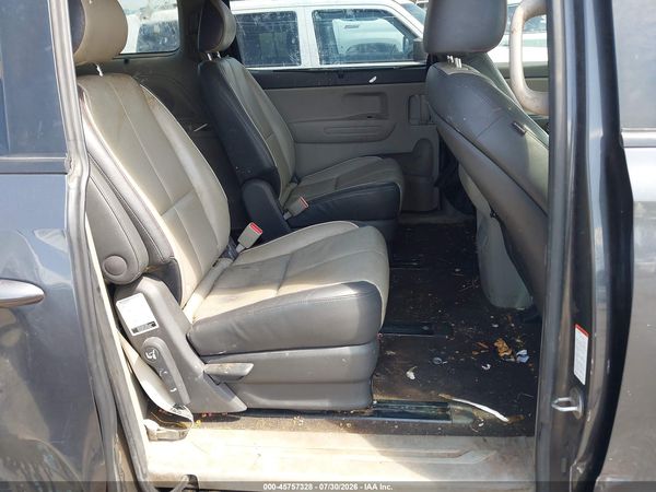 2017 KIA SEDONA LX