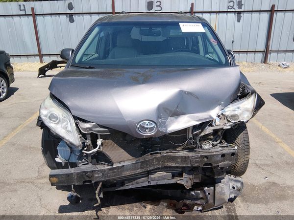 2017 TOYOTA SIENNA XLE 7 PASSENGER