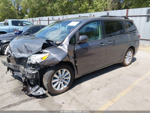 2017 TOYOTA SIENNA XLE 7 PASSENGER