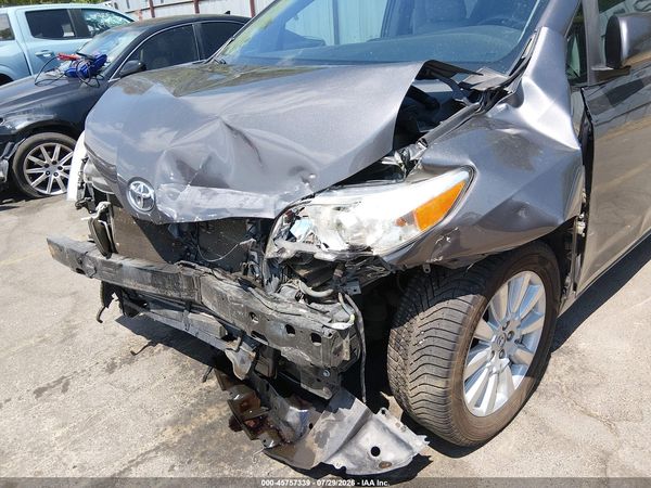2017 TOYOTA SIENNA XLE 7 PASSENGER