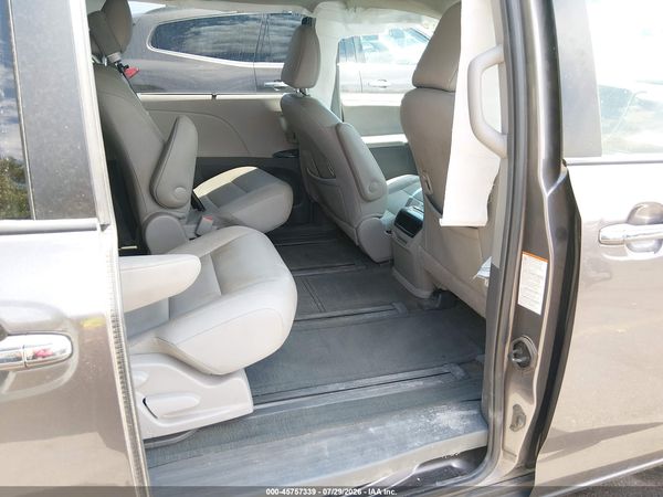 2017 TOYOTA SIENNA XLE 7 PASSENGER