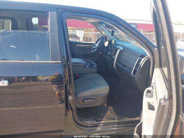 2016 RAM 1500 SLT