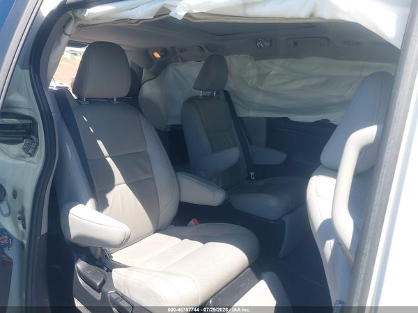 2017 TOYOTA SIENNA LIMITED 7 PASSENGER