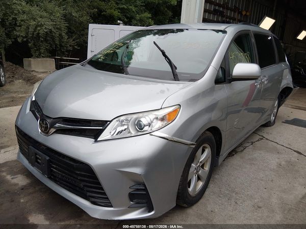 2019 TOYOTA SIENNA LE 8 PASSENGER — I2
