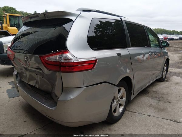 2019 TOYOTA SIENNA LE 8 PASSENGER — I4