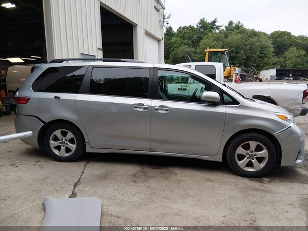 2019 TOYOTA SIENNA LE 8 PASSENGER — I116