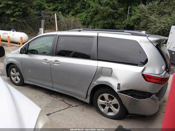 2019 TOYOTA SIENNA LE 8 PASSENGER — I117