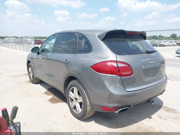 2012 PORSCHE CAYENNE