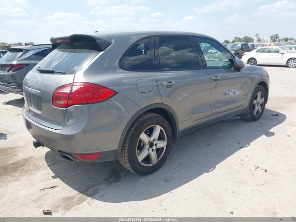 2012 PORSCHE CAYENNE