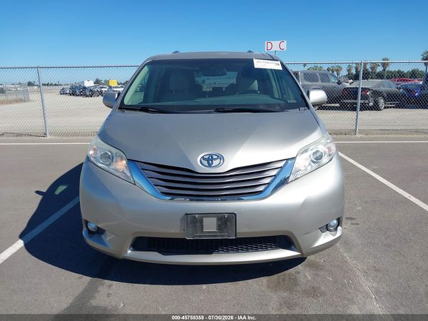 2017 TOYOTA SIENNA XLE 8 PASSENGER