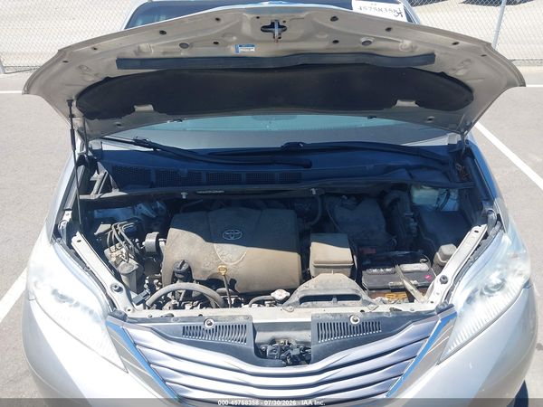 2017 TOYOTA SIENNA XLE 8 PASSENGER