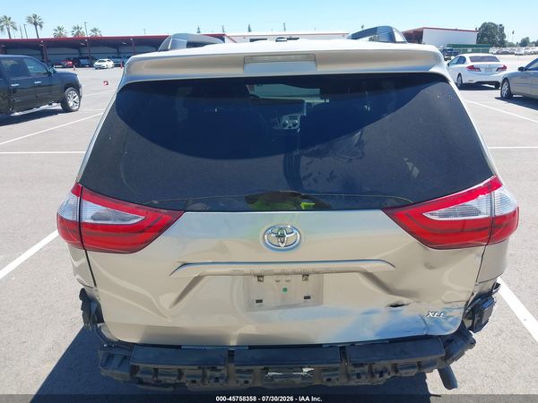 2017 TOYOTA SIENNA XLE 8 PASSENGER