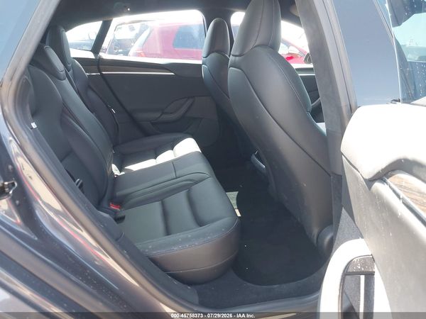 2021 TESLA MODEL S — I8