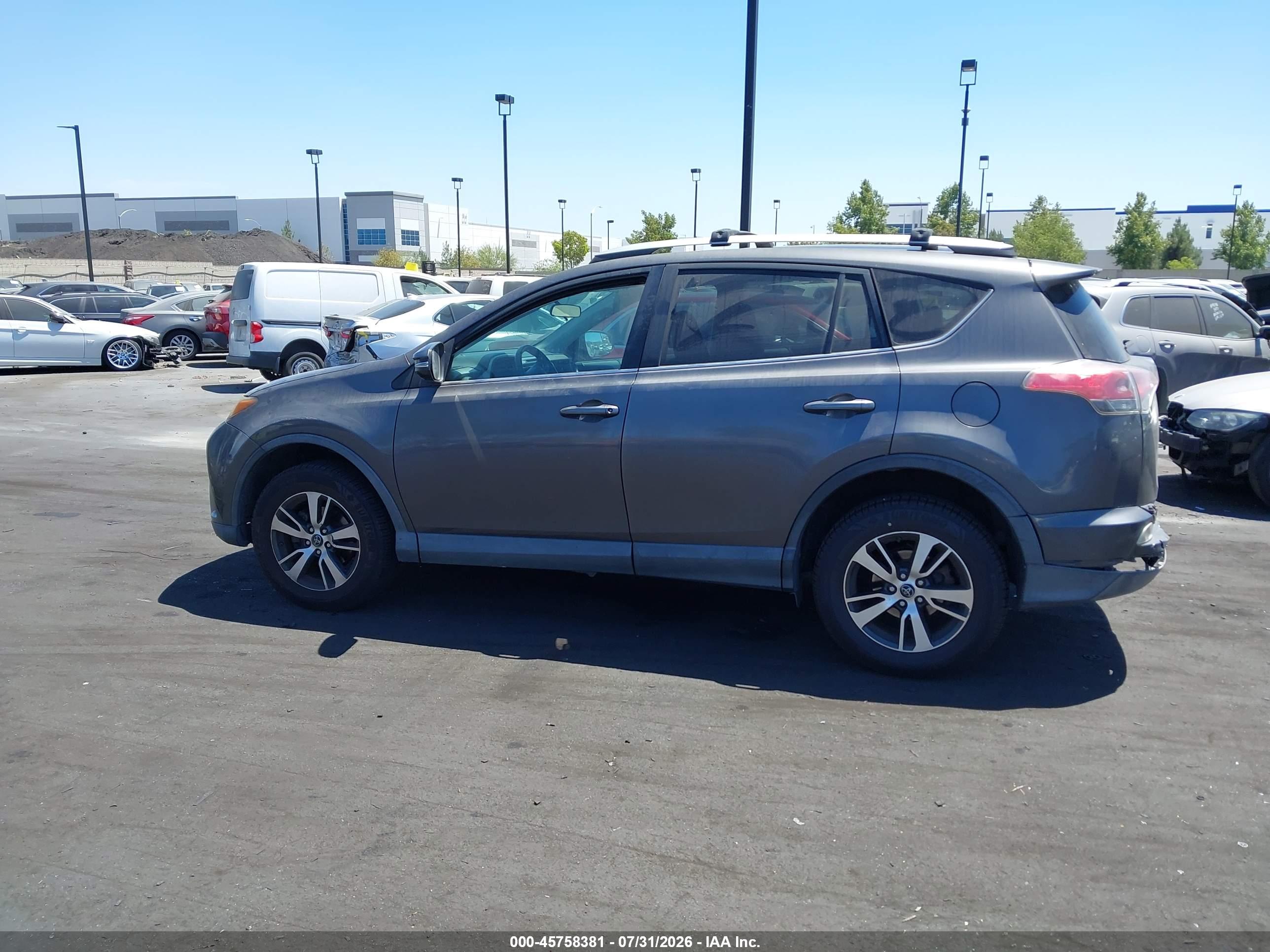 2016 TOYOTA RAV4 XLE