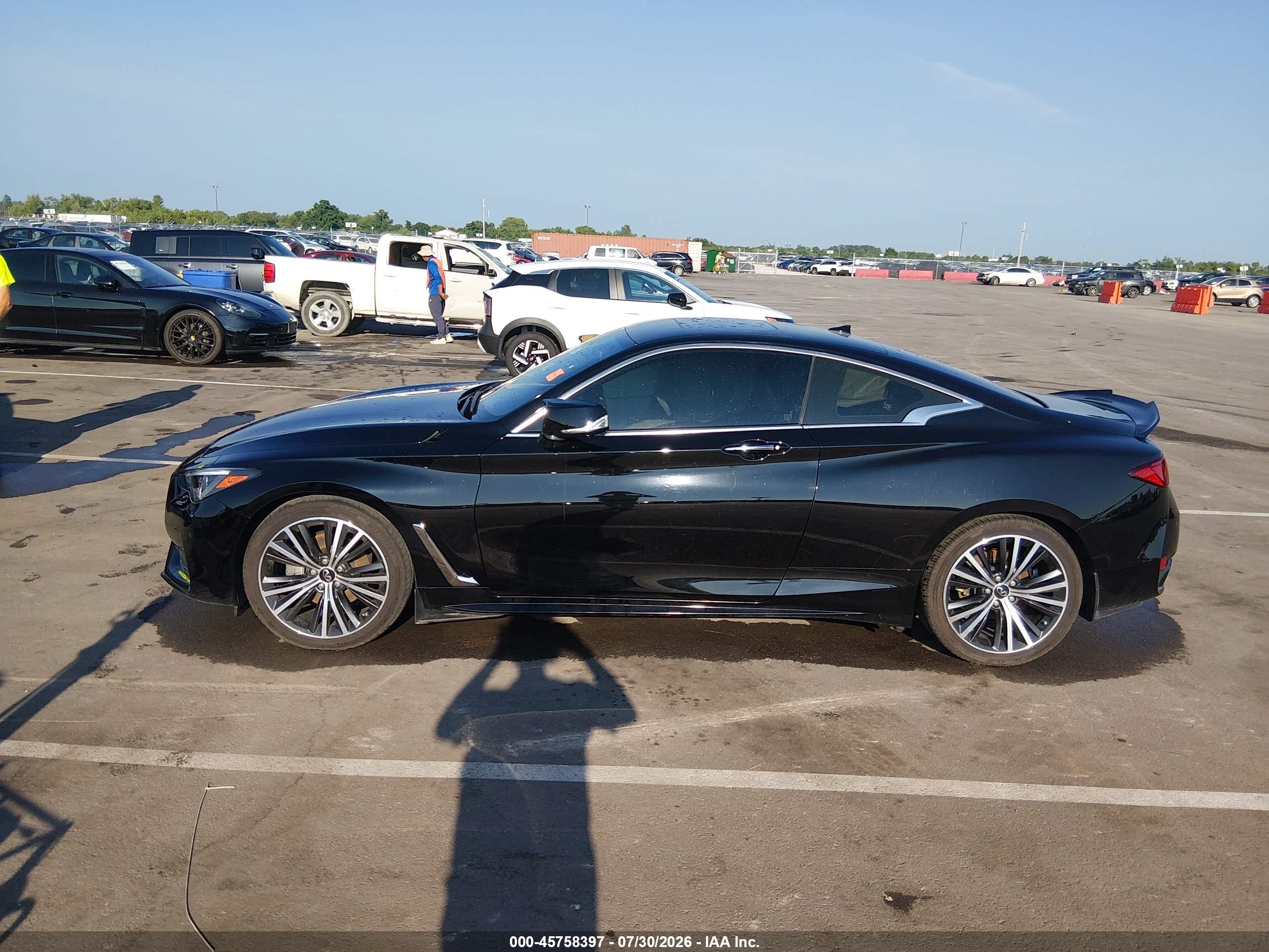 2021 INFINITI Q60 LUXE