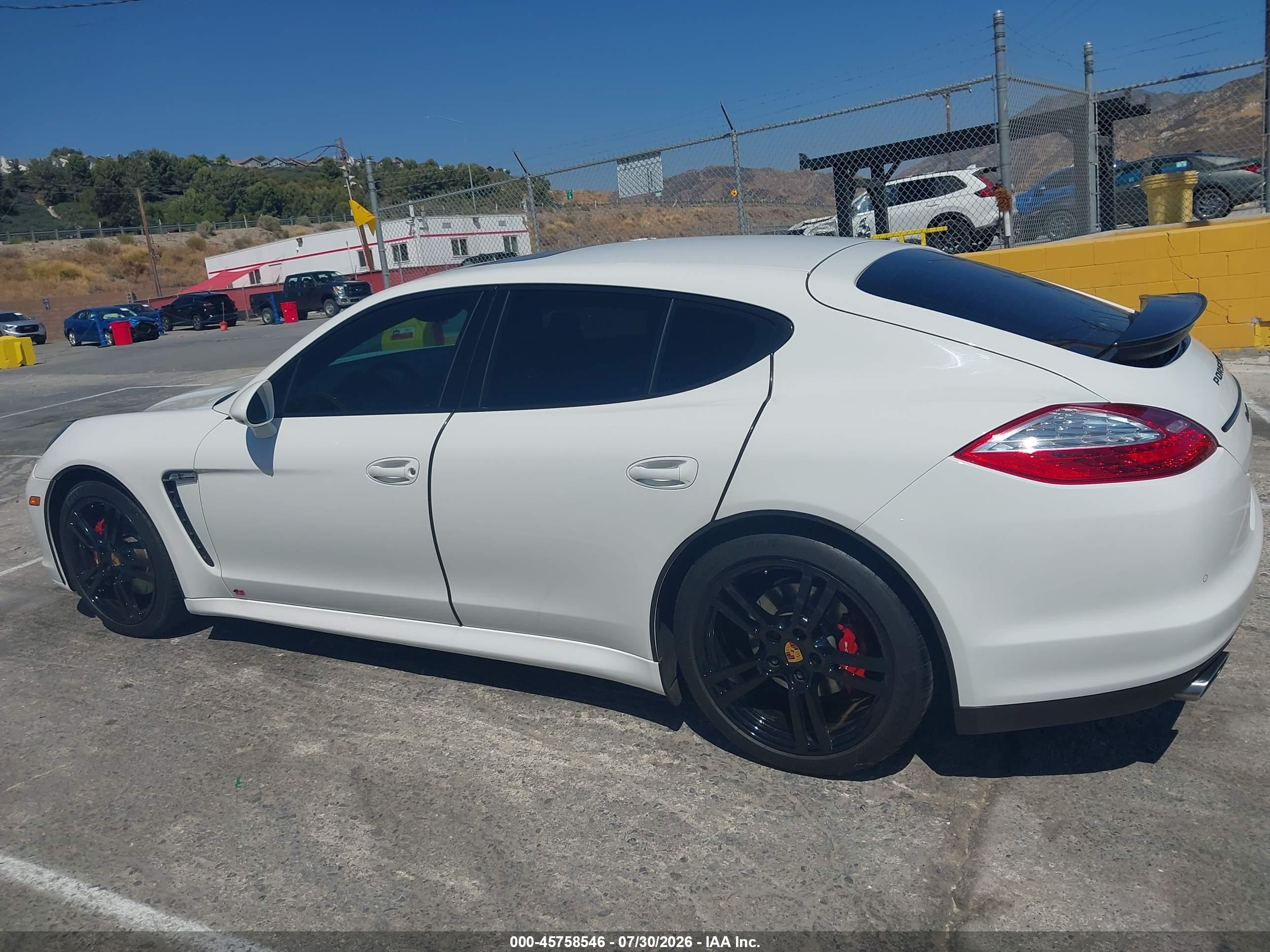 2011 PORSCHE PANAMERA 4
