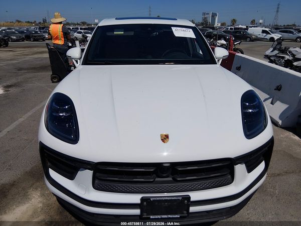 2024 PORSCHE MACAN T — I115