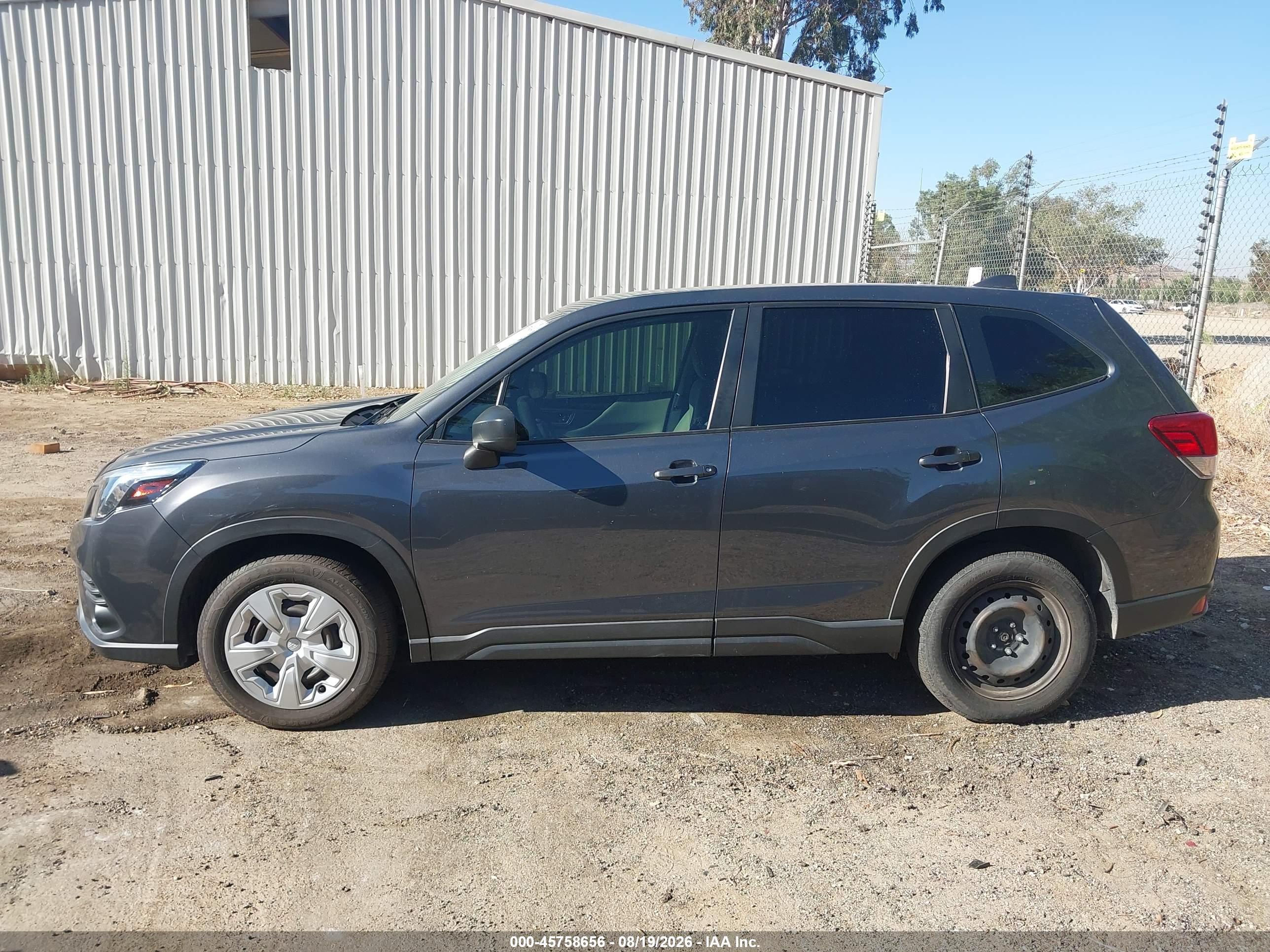 2023 SUBARU FORESTER Base ES