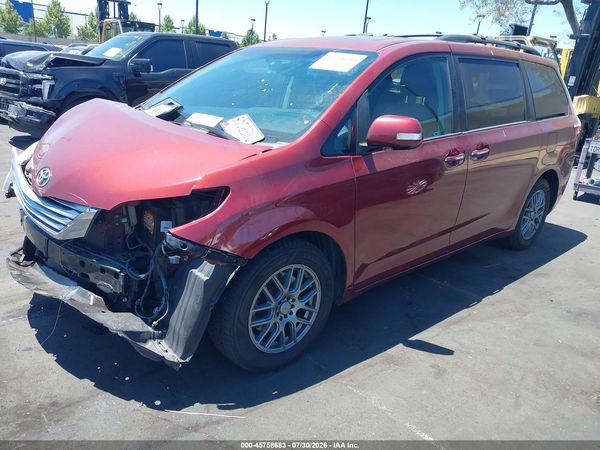 2015 TOYOTA SIENNA — I2