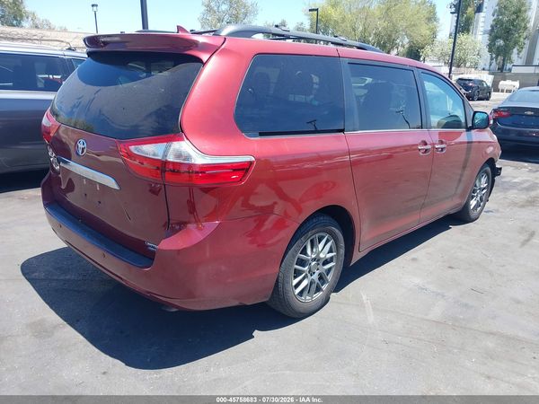 2015 TOYOTA SIENNA — I4