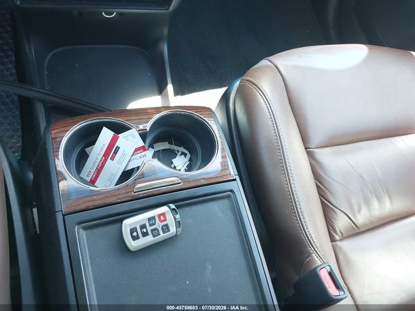 2015 TOYOTA SIENNA — I11