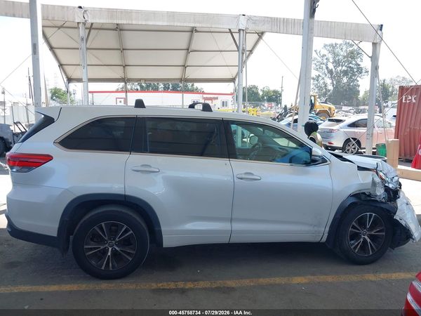 2018 TOYOTA HIGHLANDER LE