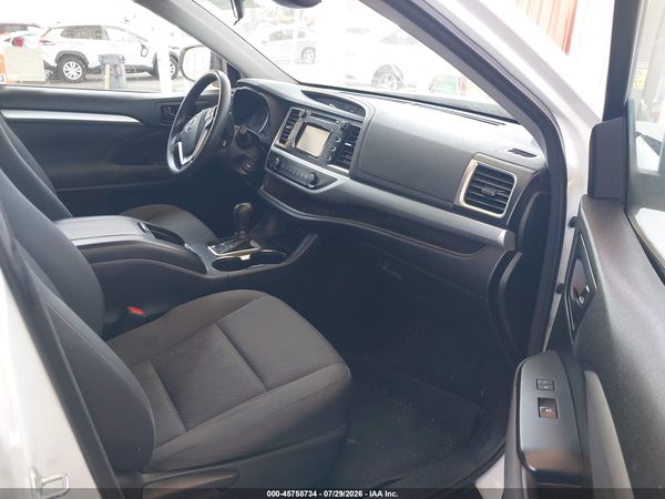 2018 TOYOTA HIGHLANDER LE