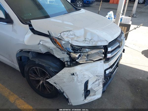2018 TOYOTA HIGHLANDER LE