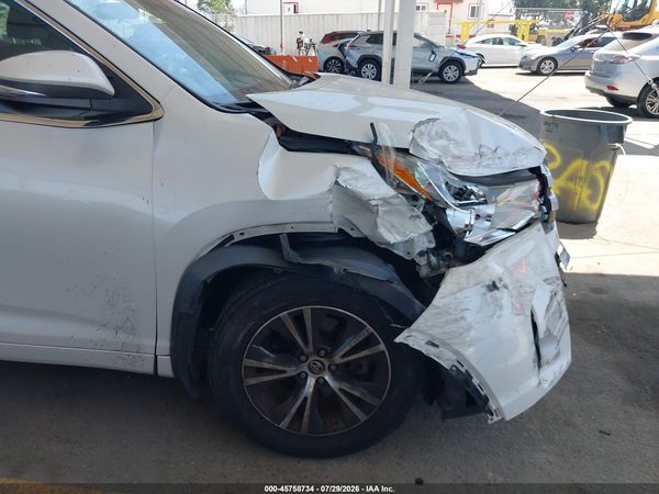 2018 TOYOTA HIGHLANDER LE