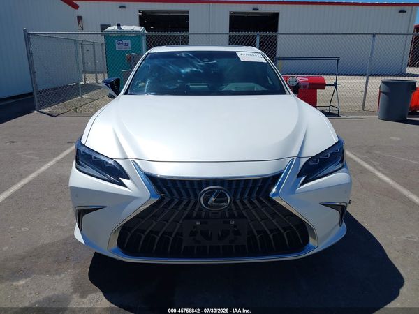 2023 LEXUS ES 300H LUXURY