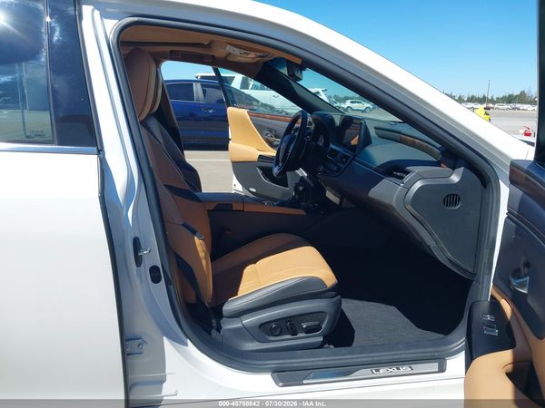 2023 LEXUS ES 300H LUXURY