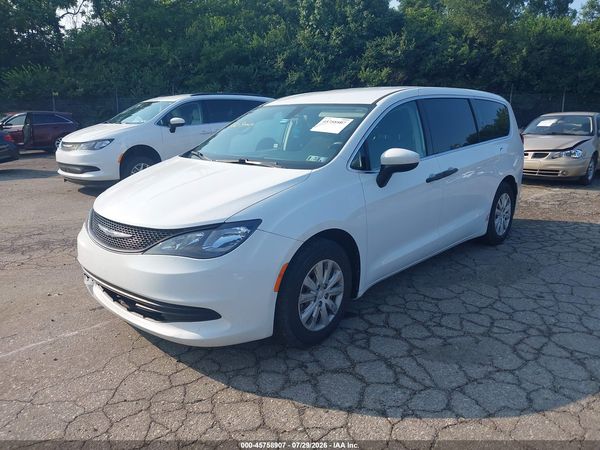 2020 CHRYSLER VOYAGER L — I2