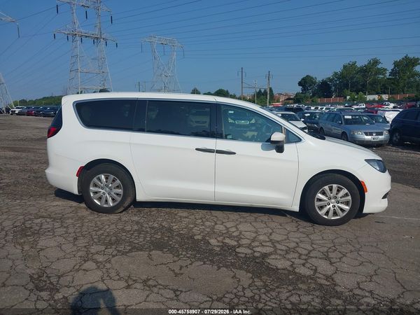2020 CHRYSLER VOYAGER L — I116