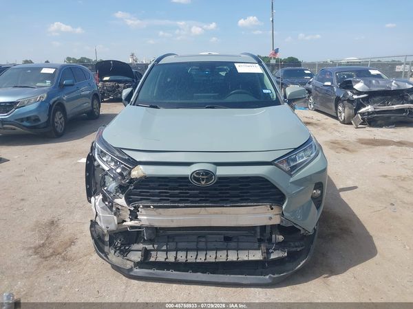 2021 TOYOTA RAV4 XLE