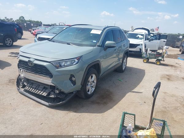 2021 TOYOTA RAV4 XLE